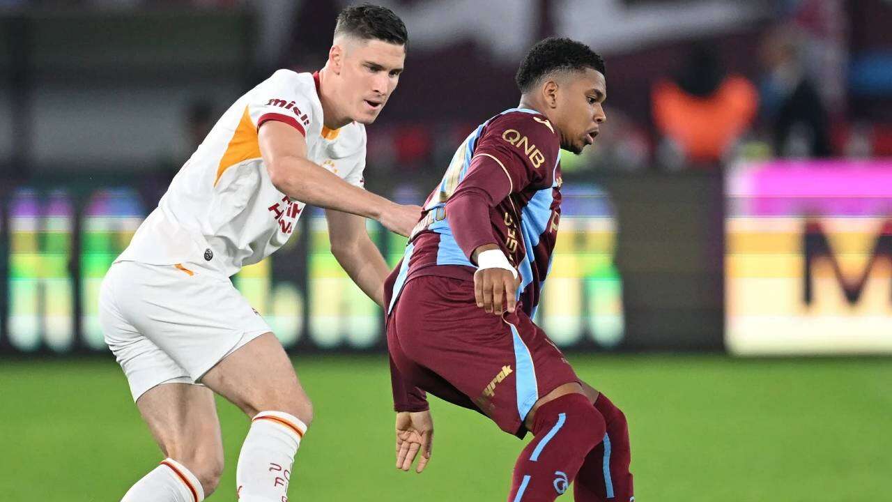 Galatasaray'da Okan Buruk'la ipler koptu: Çok sinirlendi, iki isim devre arasında gidiyor! 6